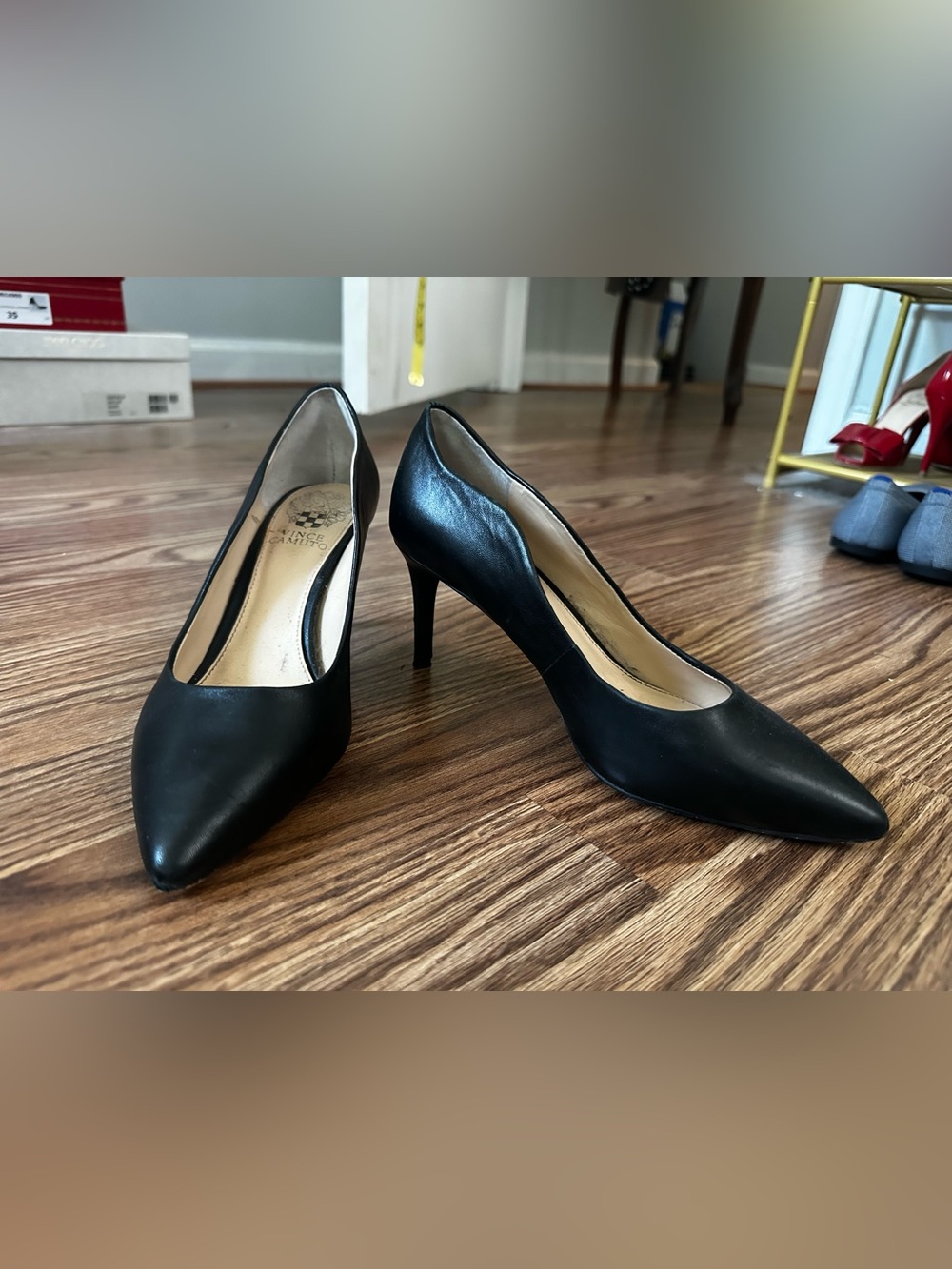 Vince Camuto Black Pointed-Toe Leather Pumps